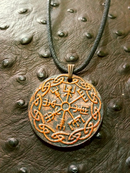 Vegvísir Viking Compass Knotwork Leather Necklace
